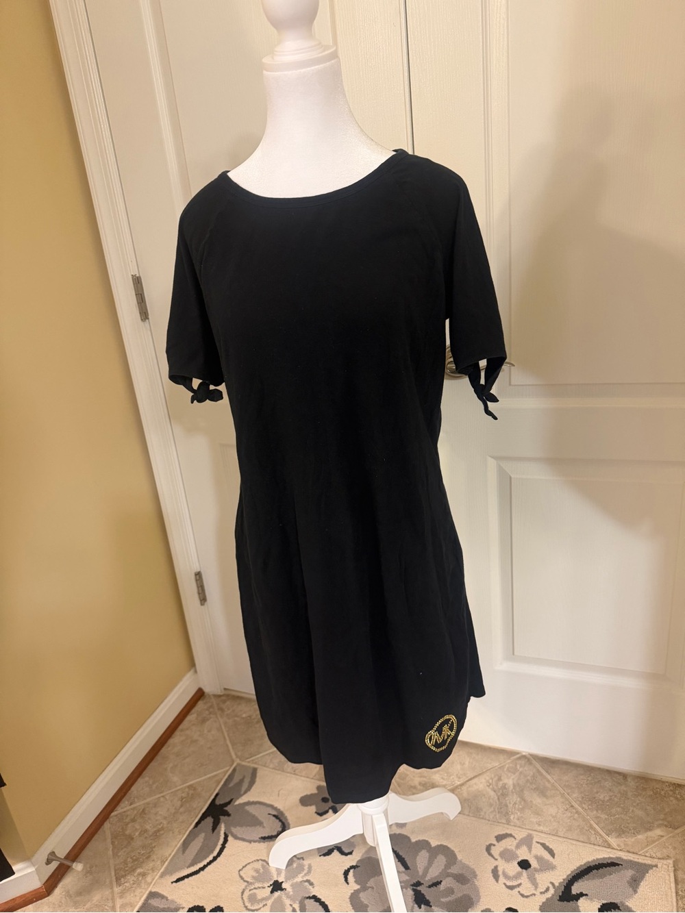 MICHAEL Michael Kors Black Top with Branded Neck Tag